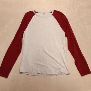 Lululemon Mens Bodhi 3/4 Sleeve Heathered Grey/Oxblood Tee Large Baseball Raglan